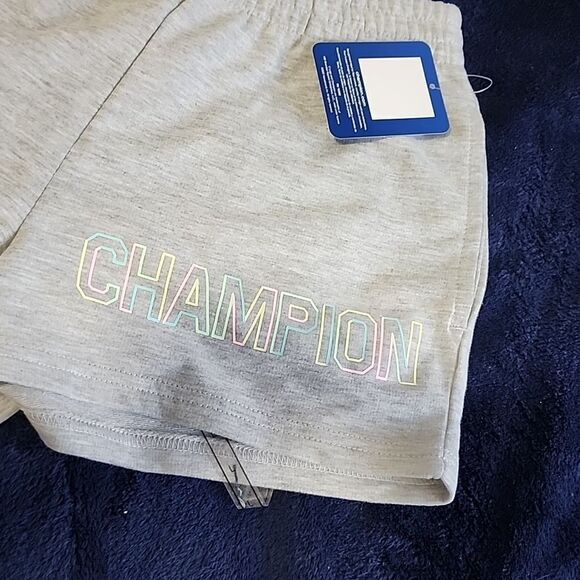 Girl's Champion Sweat Shorts NWT - Picture 2 of 4